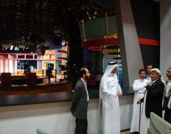 الشيخ صادق بن عبدالله بن حسين الاحمر فى زيارتة لقناة الجزيرة فى قطر على هامش المؤتمر 14-10-2008