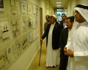 الشيخ صادق بن عبدالله بن حسين الاحمر فى زيارتة لقناة  الجزيرة فى قطر على هامش المؤتمر 14-10-2008 (6)
