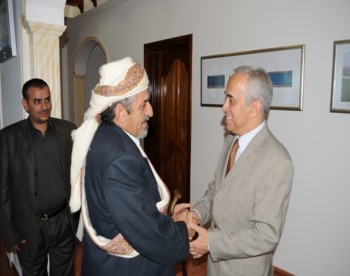 الشيخ صادق يزور السفارة التركية تأييدا لمواقف تركيا تجاه الصهاينة