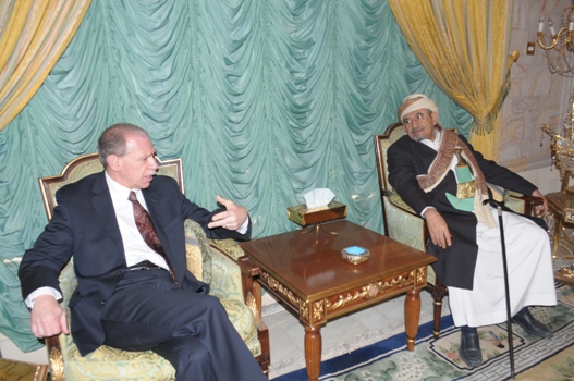 الشيخ صادق مع السفير الأمريكي 